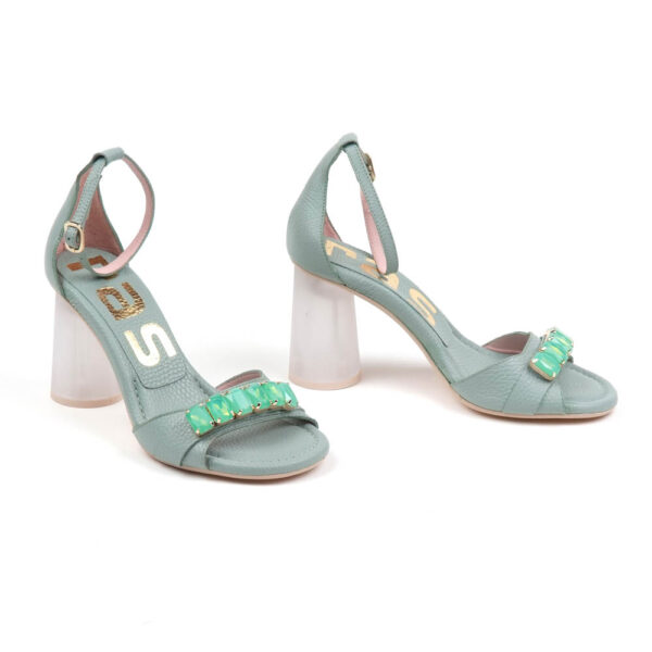 Πέδιλα δερμάτινα